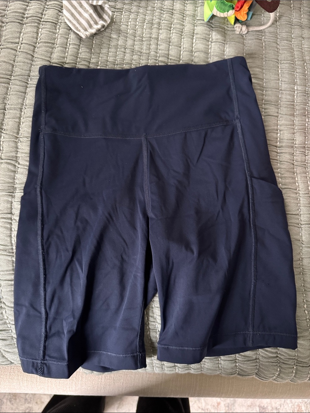 Athleta High-Rise Navy Women’s Active Bike Shorts with pockets